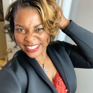 Meet your Posher, Anika